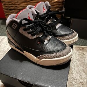 Little boys Nike jordan sneakers
